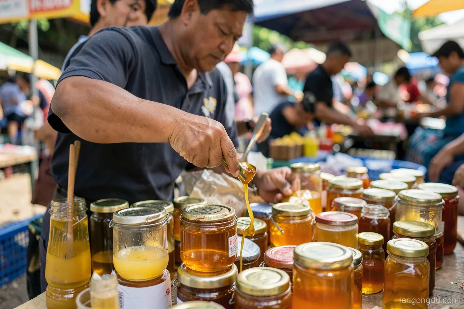 Mẻ mật đầu tiên của xóm
